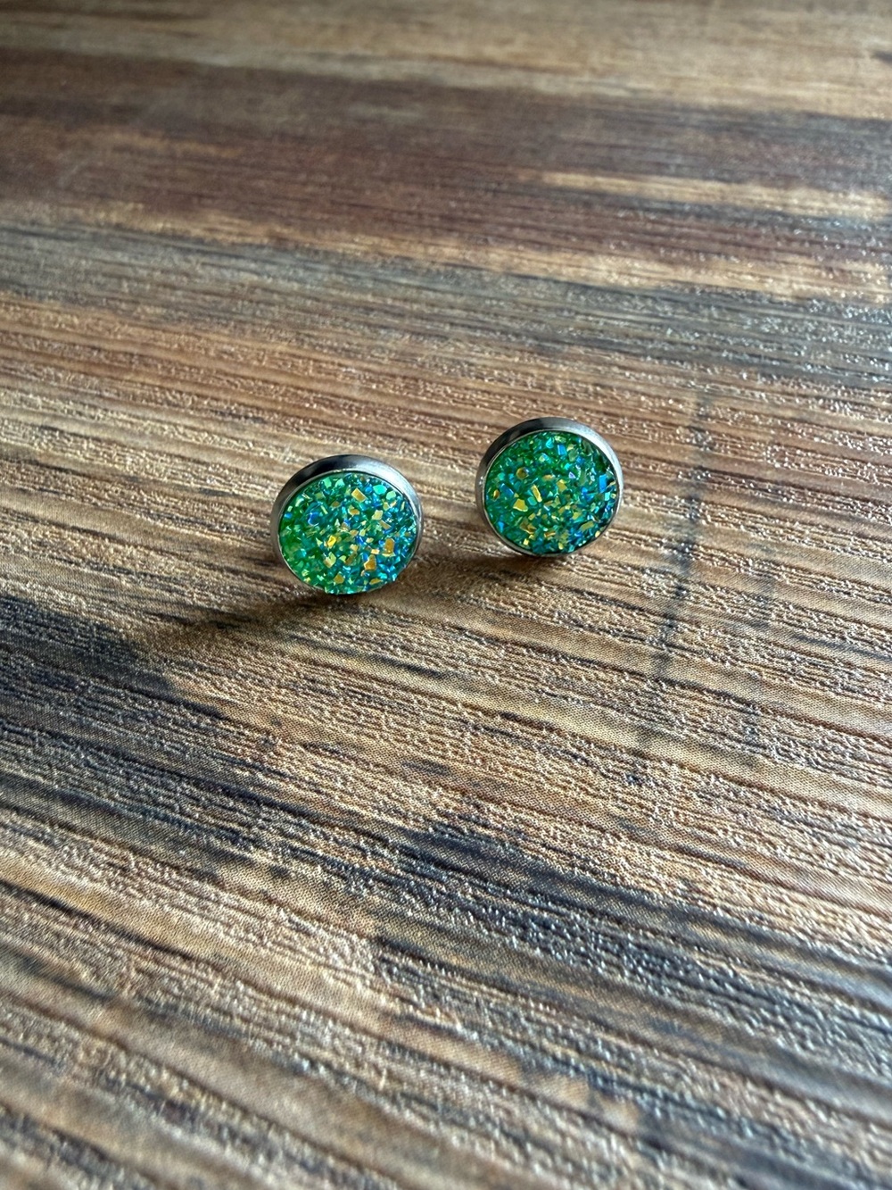 2/$10 plus shipping
Green Iridescent Druzy Stud Earrings